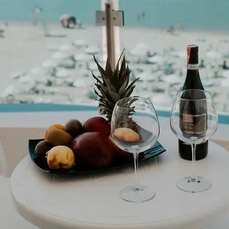 Grand Blue Fafa & منتجع Kryemëdhej