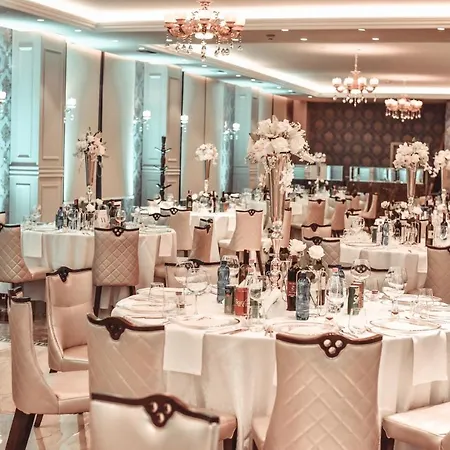 Grand Blue Fafa & منتجع