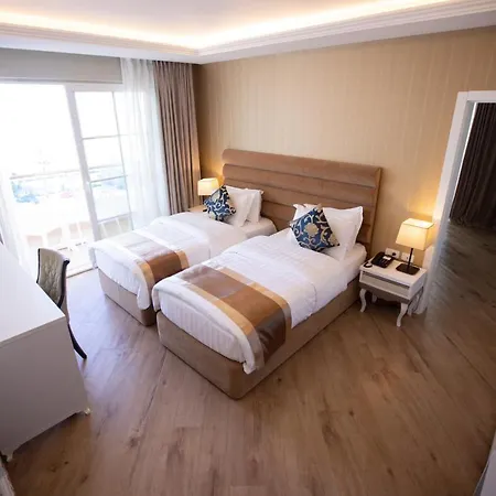 Grand Blue Fafa & Resort