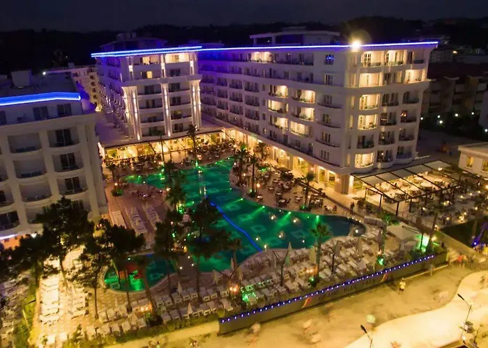 Grand Blue Fafa & 5*