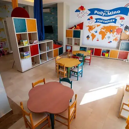 Grand Blue Fafa & Kryemëdhej