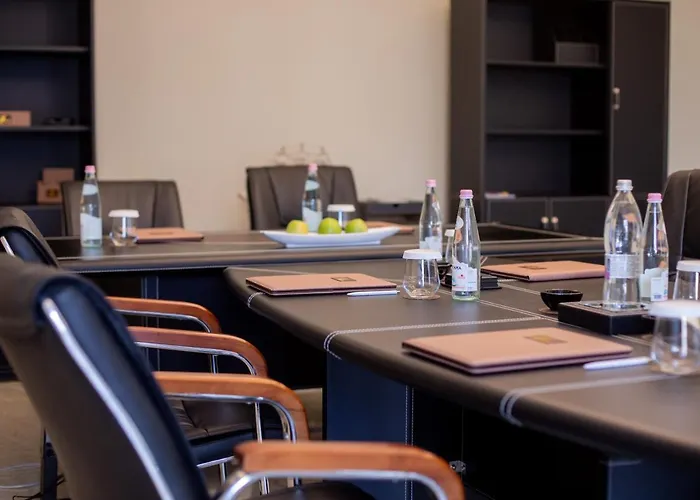 Grand Blue Fafa & Kryemëdhej