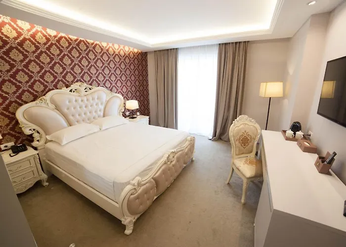 Grand Blue Fafa & Resort Kryemëdhej